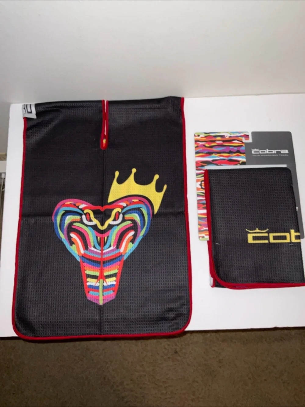 COBRA CRAZY SNAKE MULTICOLOR MICROFIBER GOLF TOWEL 39x14” NWT
